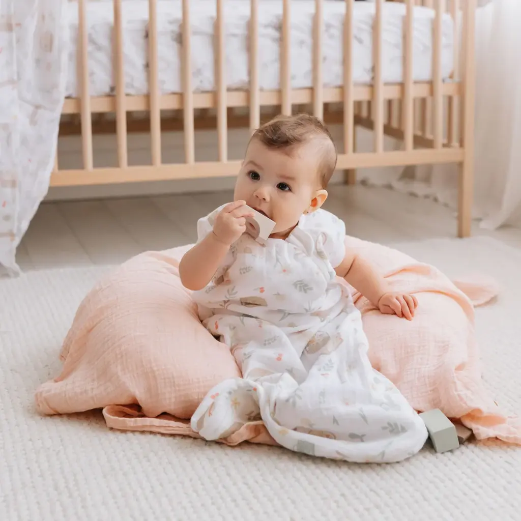 MS606X-PI-Perlimpinpin-Muslin-Sleep-Bag-Sac-de-Nuit-Mousseline-Picnic-Picnic-Lifestyle2_1100x.webp