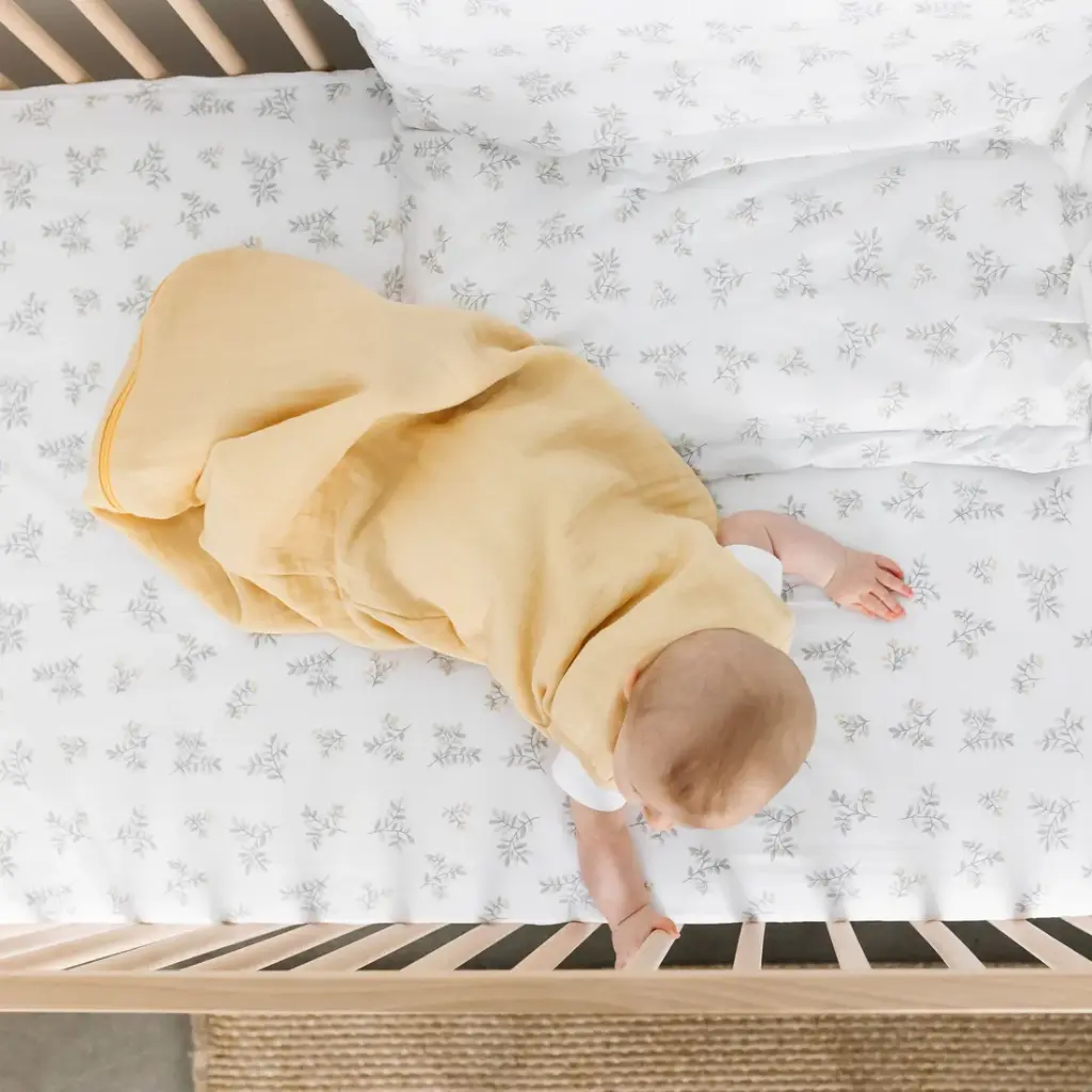 MS606-CI-Perlimpinpin-Muslin-Sleep-Bag-Sac-de-Nuit-Mousseline-Lemons-Citrons-Lifestyle2_1100x.webp