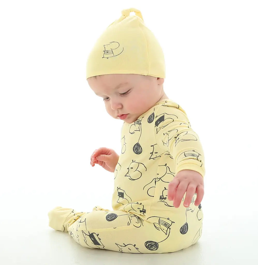 WF4102-footies-mouse-print-WF3008-knot-hat-banana2.webp