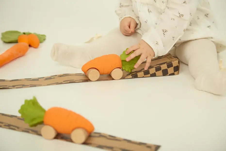 oli-carol-cathy-the-carrot-baby-car-toy-min-of-2-pk-multiples-of-2-pk-1040613.webp